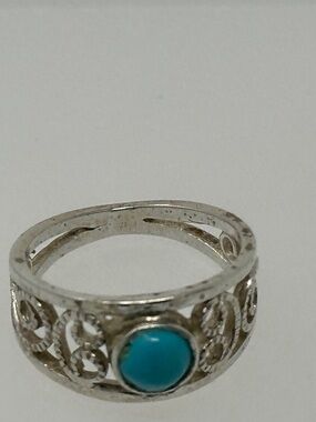 Silver tone Filigree Ring with Turquoise like Stone - Women Jewelry size 5